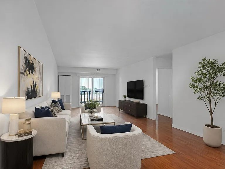 700 Perrie Dr #416 — Photo 2