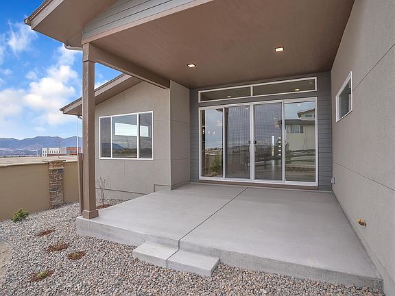Large covered patio, perfect for indoor outdoor living.