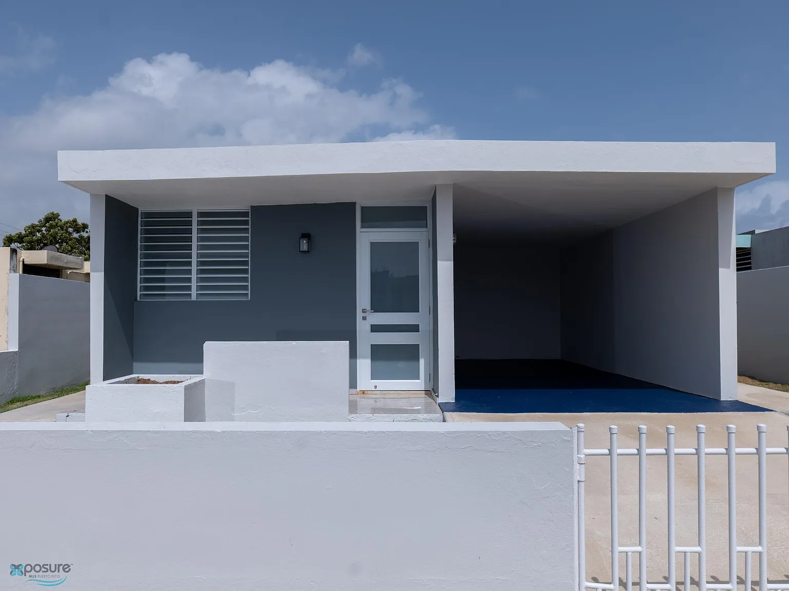 3 bed, 1.0 bath, 1200 sqft, $900 — Photo 1