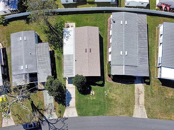 3rd image of 606 Eastwood Ln