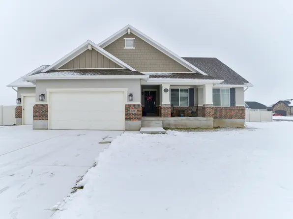 631 Coach Ln, Grantsville, UT 84029