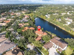 10221 Golden Eagle Dr, Seminole, FL 33778