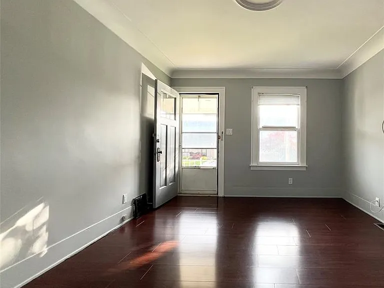1814 Cadillac St — Photo 15