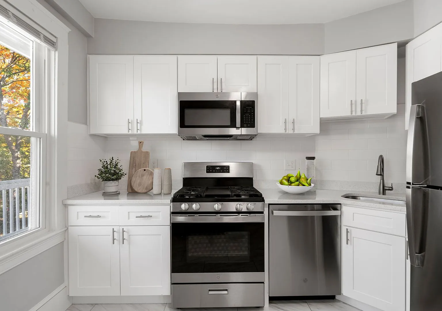 3bed 2bath with laundry in unit in Brighton now available — Photo 3