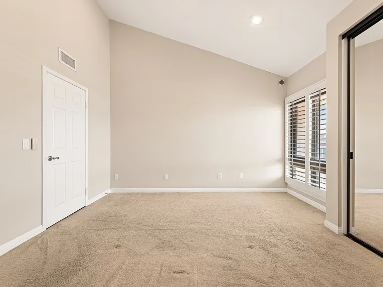 8600 Tuscany Ave #424 — Photo 21