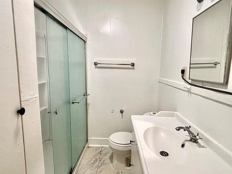 1203 Leona St — Photo 14