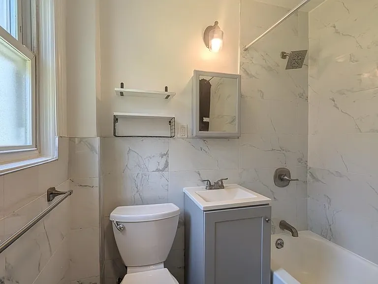 267 Webster Ave #1R — Photo 5