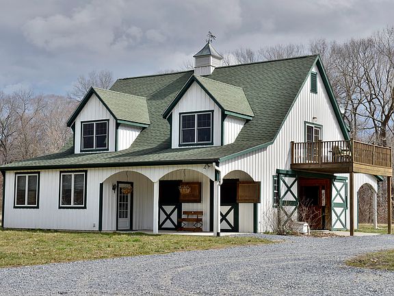 2nd image of 208 Surrey Ln