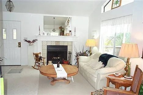 275 Country Club Ln photo 1