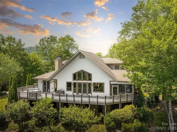 409 Briarcliff Dr, Sylva, NC 28779