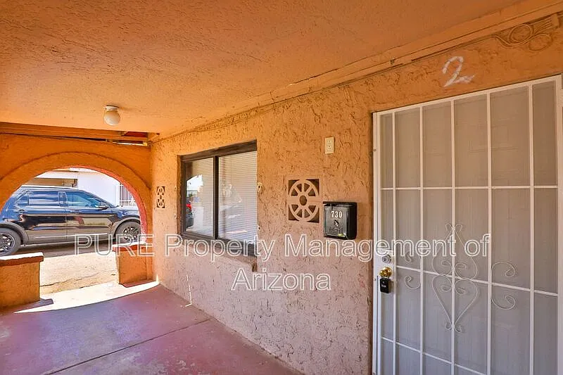 2 bed, 1.0 bath, 780 sqft, $1,045 — Photo 2
