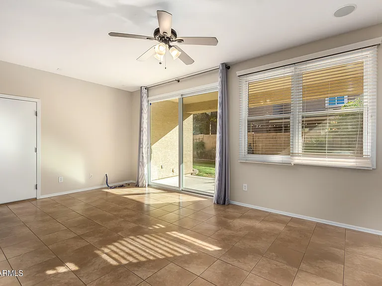 2343 E Sunland Ave — Photo 4