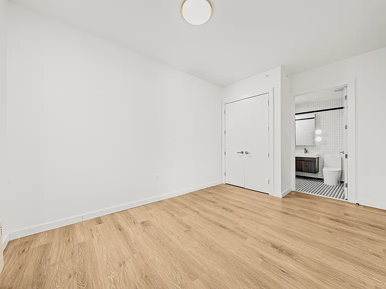 40 Bruckner Blvd #B3090 — Photo 6