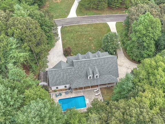 5th image of 371 Owensby Mill Dr