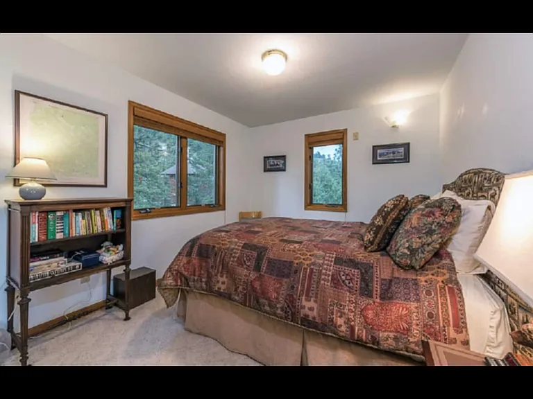 130 Alpine Dr — Photo 2