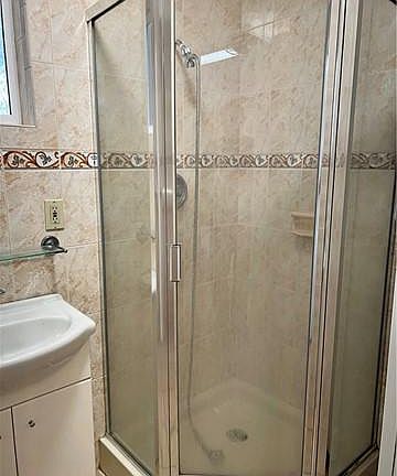 5th image of 4129 W 134th St #B