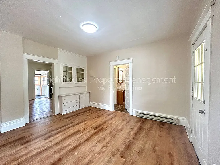 2550 Crozier Ave #2 — Photo 8