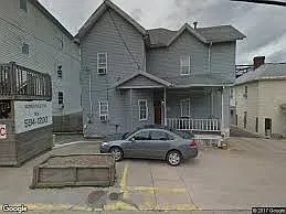 Downtown House - 6 Bedroom/ 2 Bathroom Large House - Downtown - Available June 2, 2027! — Photo 2