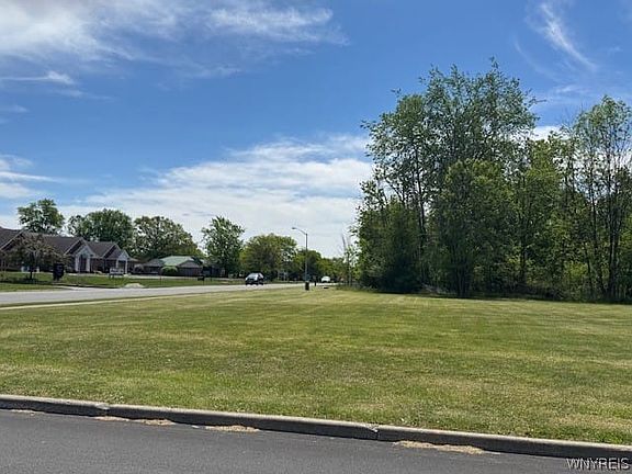 4th image of 356 Continental Dr