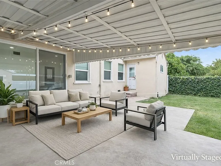 19550 Vanowen St — Photo 6