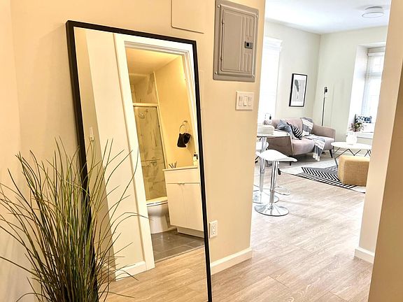 5th image of 733 Bush St #201L