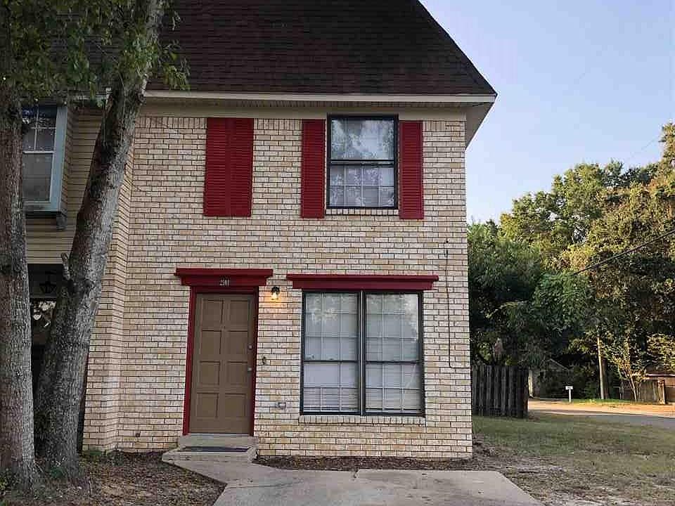 1st image of 2101 Langley Ave