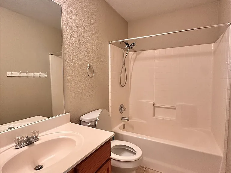 2029 Northview Dr — Photo 23