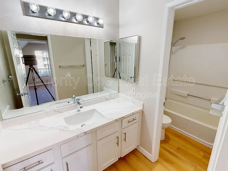 8889 Caminito Plaza Centro #7339 — Photo 19