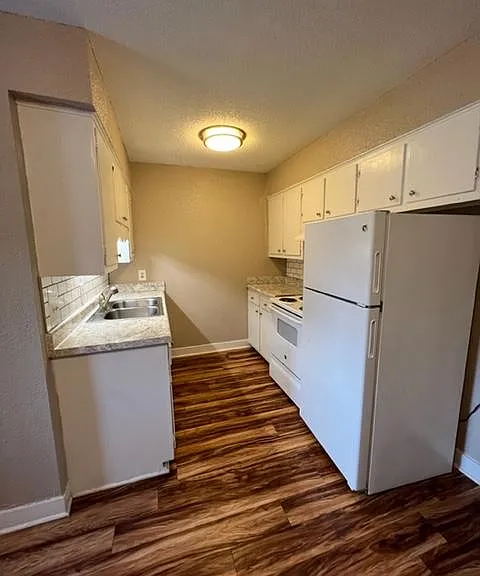420 Bethel St — Photo 2