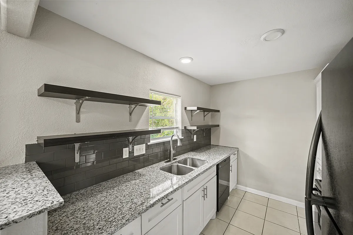Building Photo - 1205 Morris St #A