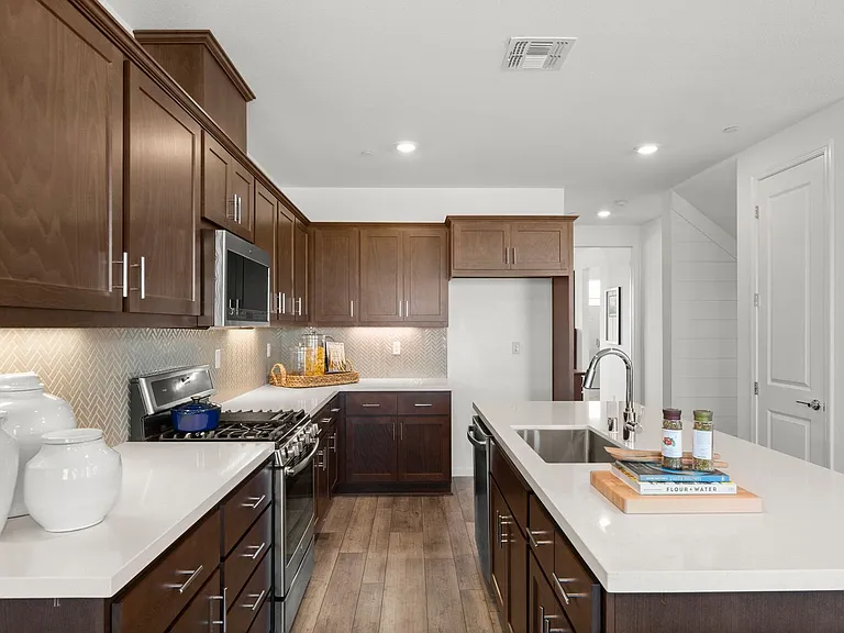 Spacious Townhomes in Provence at Natomas — Photo 83
