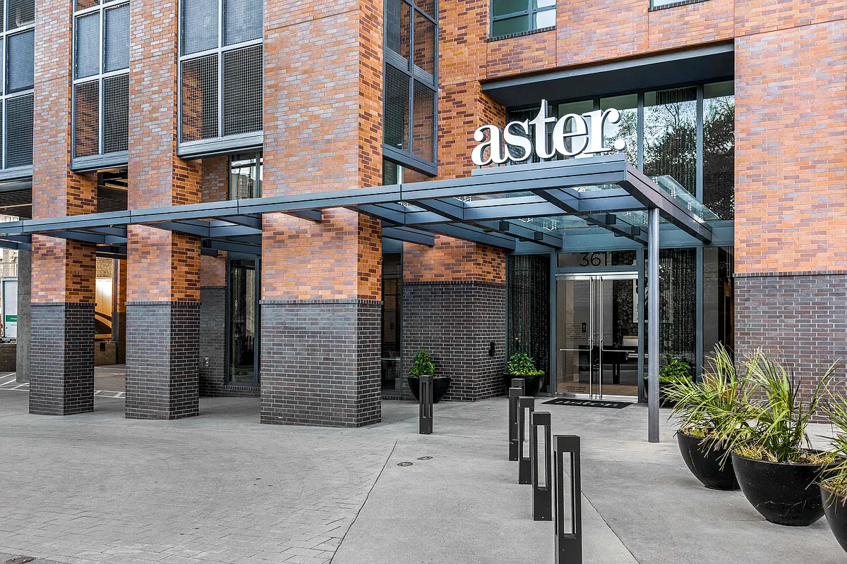 Building Photo - Aster