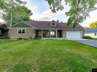 26 Skyline Dr, Skyline, MN 56001