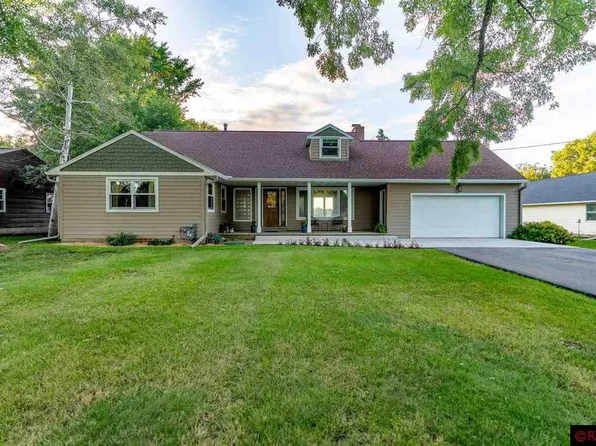 26 Skyline Dr, Skyline, MN 56001