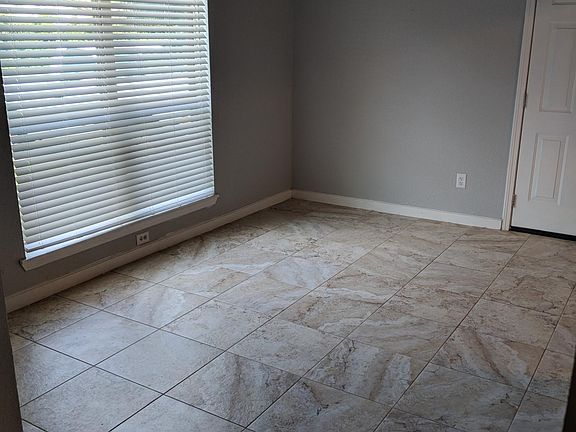 5th image of 3818 Filmore Ln