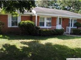8 Windsor Ct, Whiting, NJ 08759