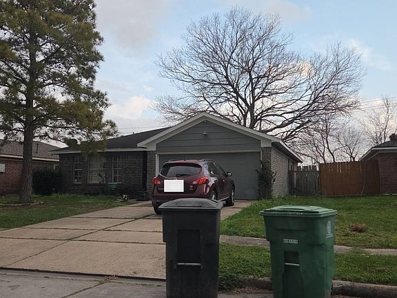 2nd image of 4718 Fairgreen Ln