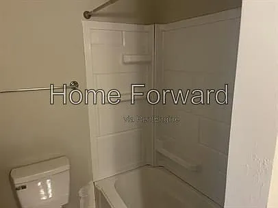 100 Bristol Ave — Photo 8