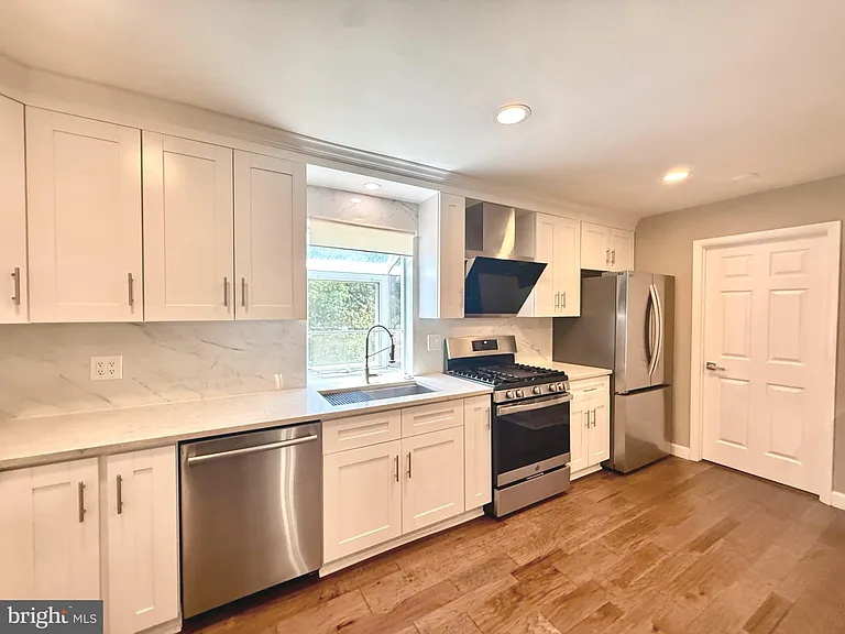 11900 Milbern Dr — Photo 16