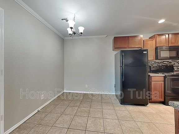 5th image of 5808 N 34th St