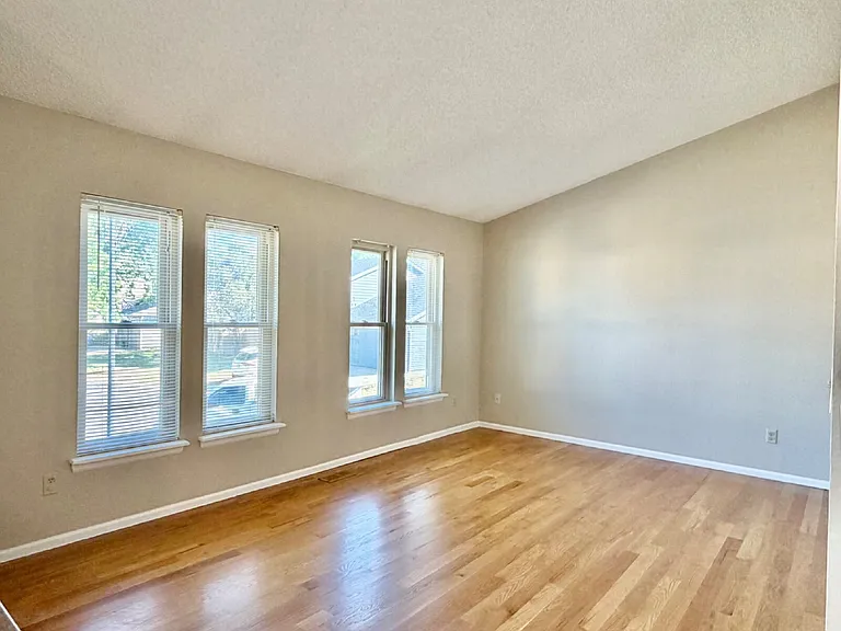 8599 Rabbitbrush Way — Photo 7