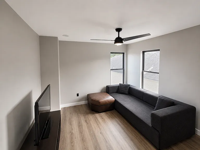 1427 N Galvez St — Photo 10