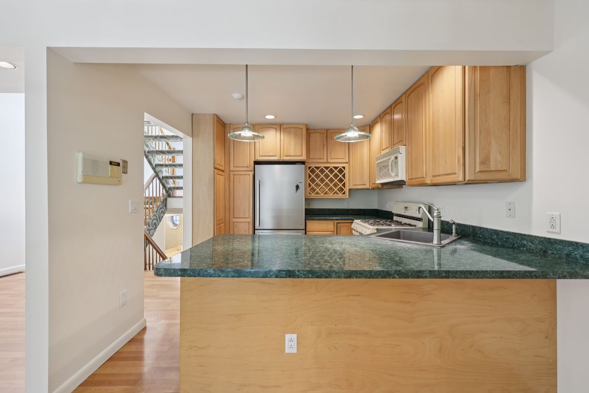 Treetop Cir-S2506-014.jpg