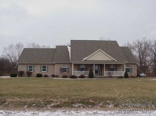 14468 Shady Oak Ln, Highland, IL 62249