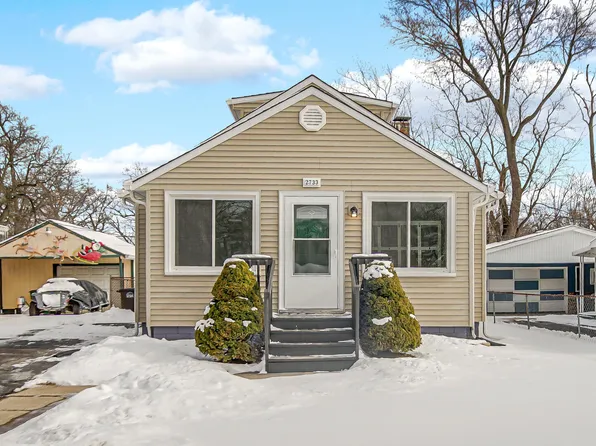 2733 Vermillion St, Lake Station, IN 46405