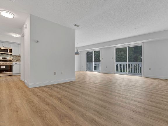 5th image of 303 Schley Ave