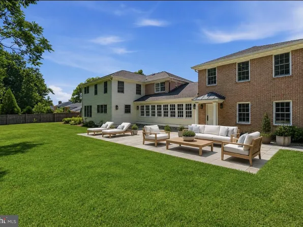 1337 Kingston Ave, Alexandria, VA 22302
