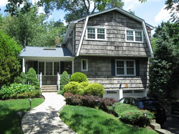61 Bushwick St, Melville, NY 11747