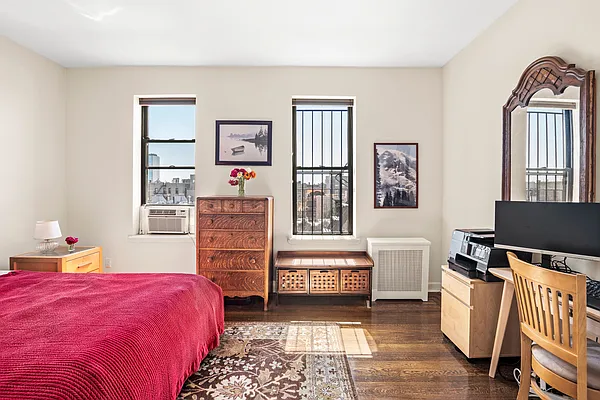 Sold by Compass | media 4