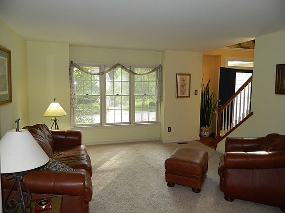 5th image of 10458 Oak Cottage Dr